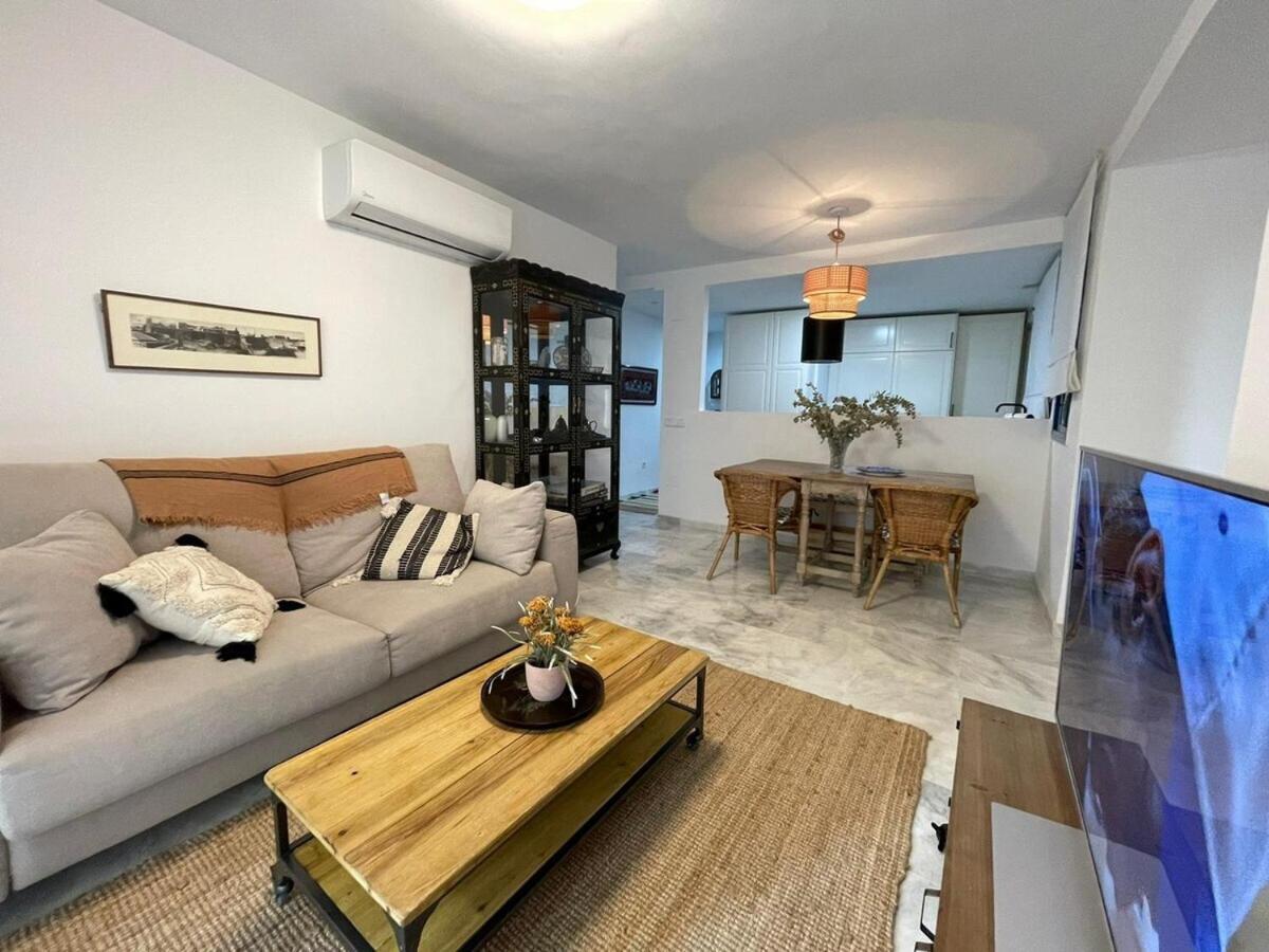 Calu Homes Cerca Playa De Huelin Málaga Exteriör bild